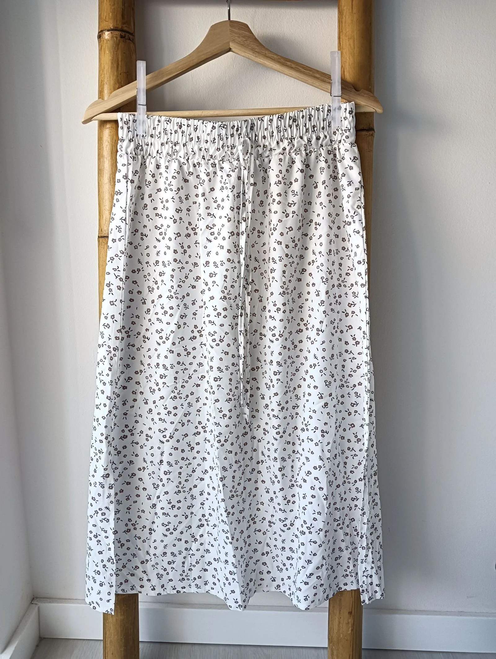 Saia Midi Floral Fluida (Nova, Nunca Usada)